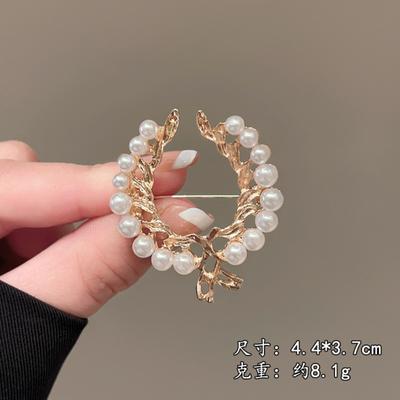 Brooch: Sophisticated, Light Luxury, , Minimalist, Elegant Clothing Pin: Suit, Pearl, Fashion Accessory