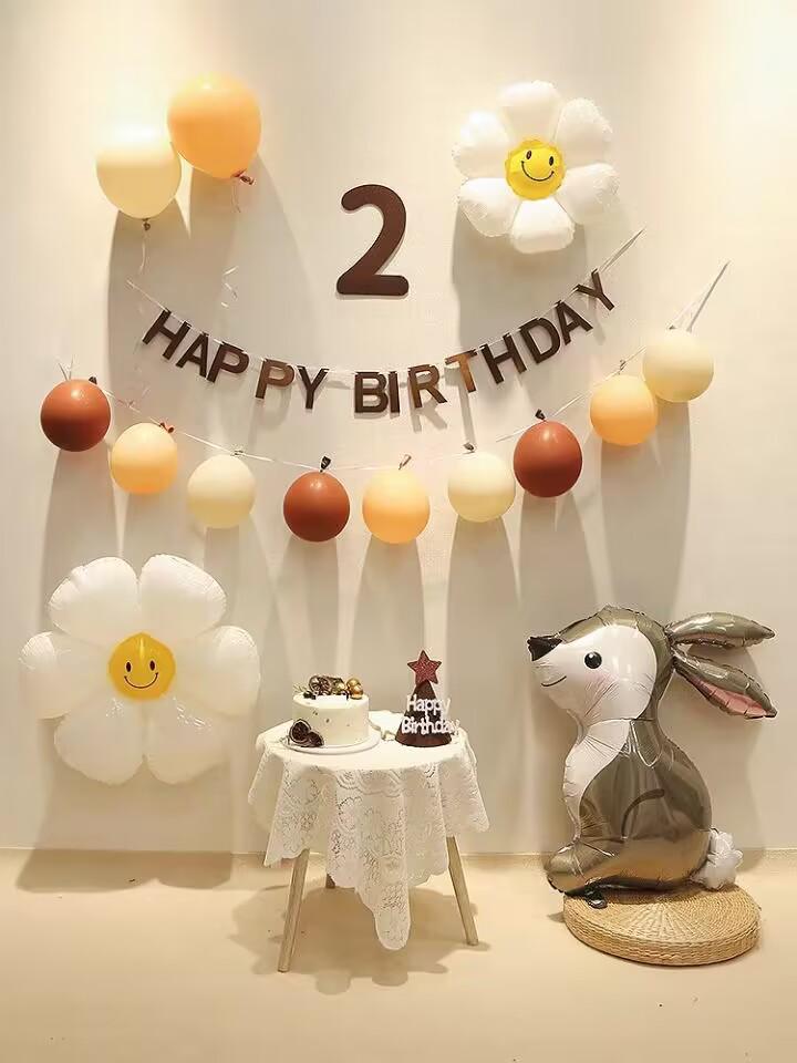 100 Days Birthday Banner: Forest-Themed Baby Anniversary Decoration with Pull Flags and Balloons
