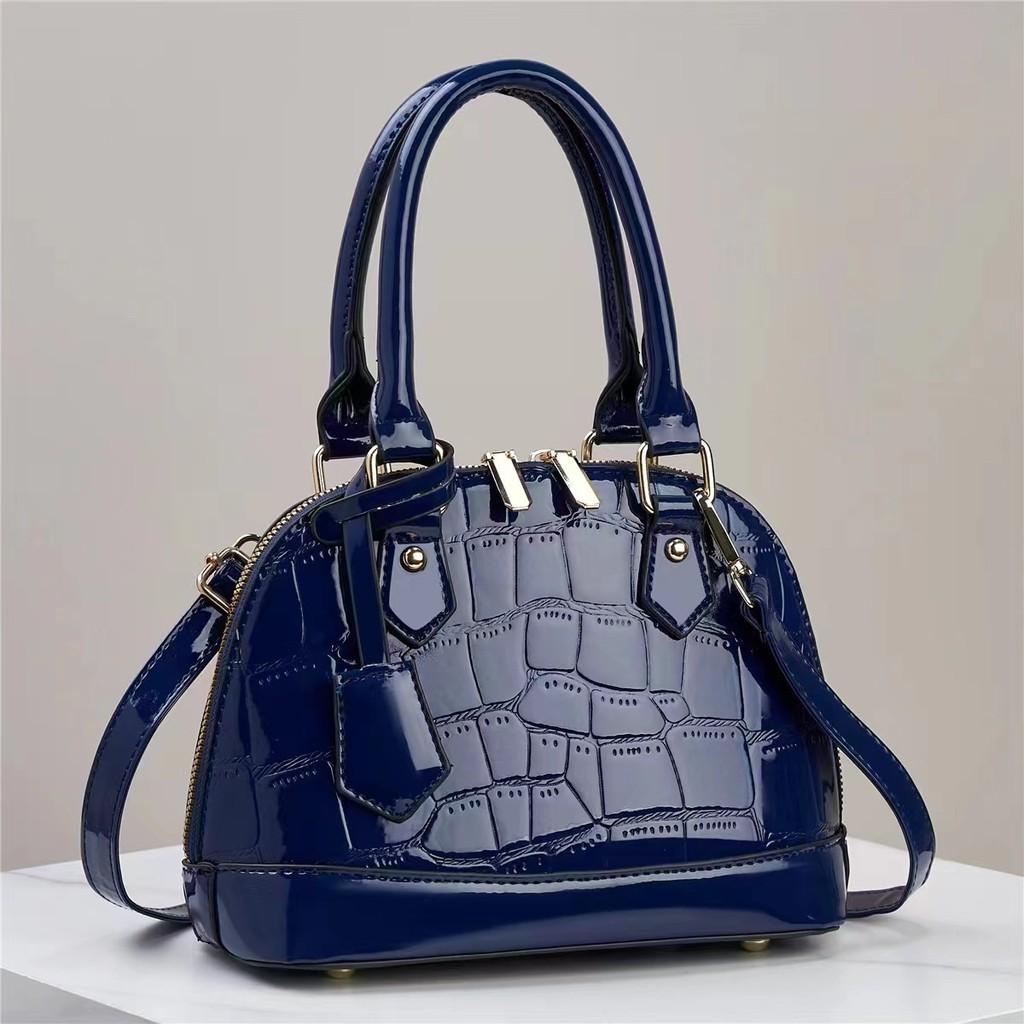 Solid Pu Color Shell Shaped Handbag With Mobile Card Pouches For Outings Casual