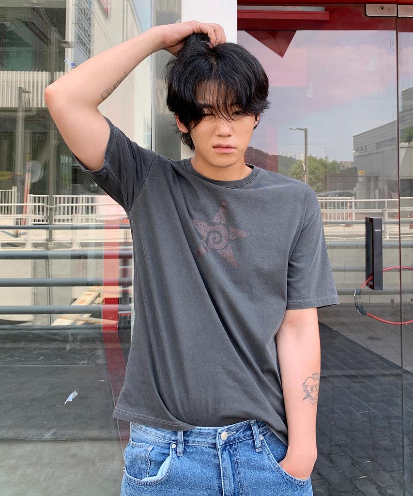 FERNOV Spiral Star Pigment Short Sleeve T-Shirt Charcoal