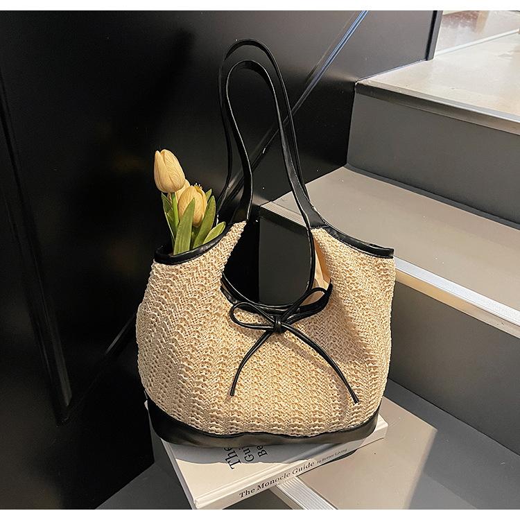 

Tote bag women s 2025 new fashion casual striped shoulder bag simple and versatile woven bag чёрный