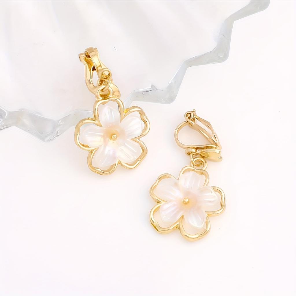 Gentle Korean Style Retro Flower Ear Clips for Women – Ins Simple Temperament Design, No Piercing Needed, Cute Daily & Party Jewelry