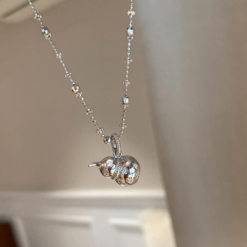 Classical Light Luxury Gourd Necklace Creative Glossy inlay Diamond 925 Silver Pendant Wedding Charms Clavicle Chain Jewelry