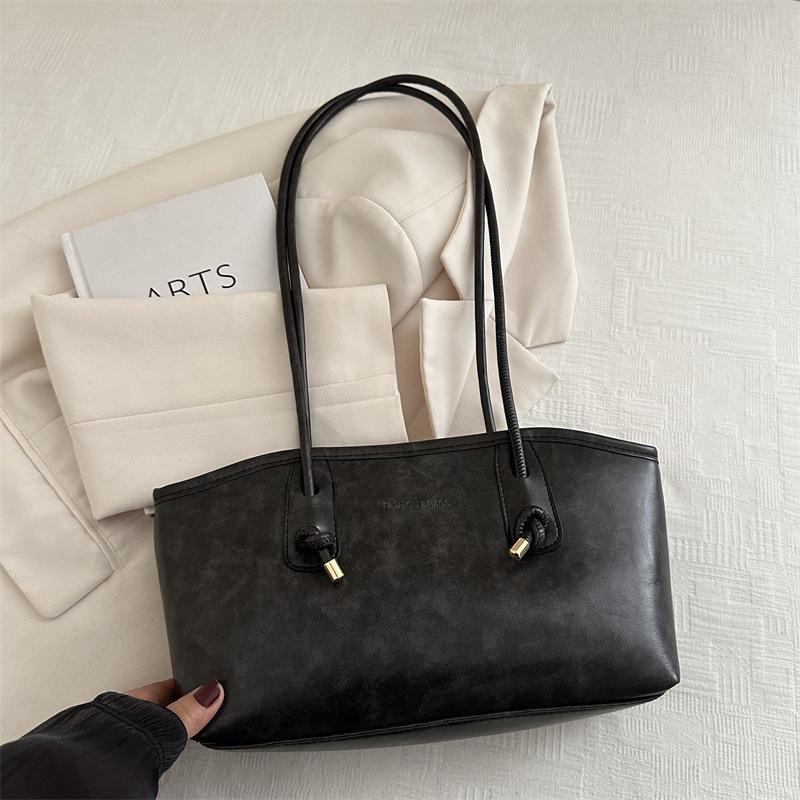 Premium texture retro largecapacity bag women s new spring commuter shoulder bag portable tote bag