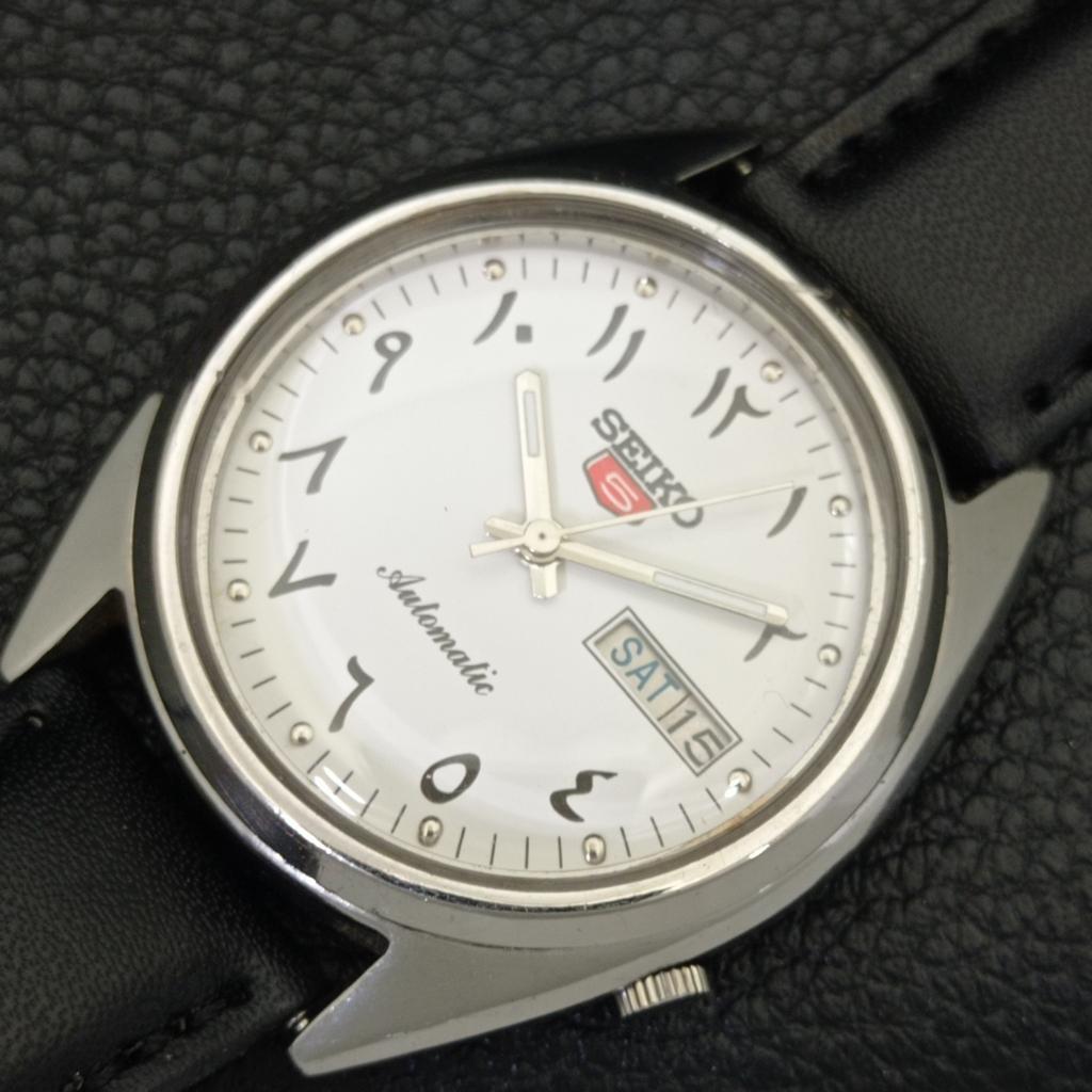 VINTAGE SEIKO 5 AUTOMATIC 7009A JAPAN MENS ARABIC WHITE DIAL WATCH A702676-1 R209-a702676