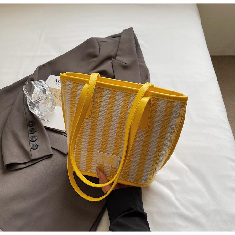 

College students class tote bag 2025 new striped portable shoulder canvas bag office worker commuter bag жёлтый