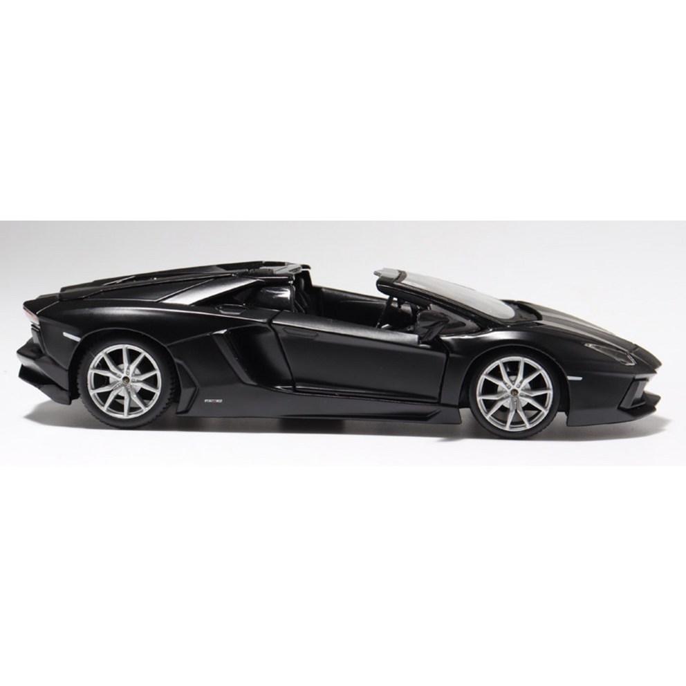 Maisto 1:24 Lamborghini Aventador LP 700-4 Roadster Diecast Model Car - Black