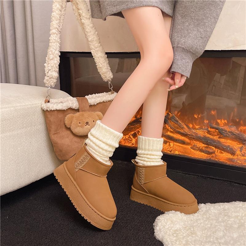 Thick-soled snow boots women's fur integrated new winter shoes piled and thickened waterproof, non-slip and warm cotton shoes