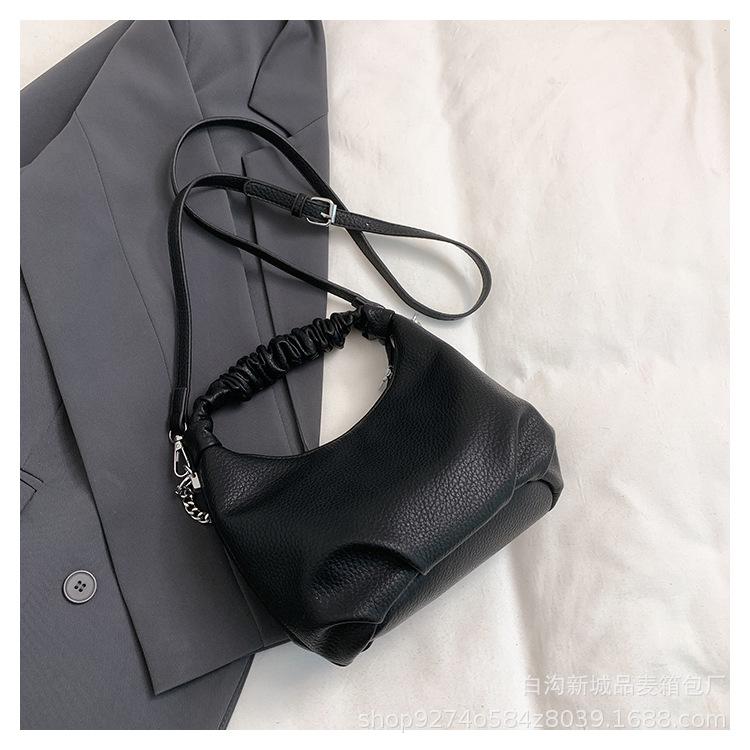 

2025 Spring Premium Sense Popular Bag Women s Handbag Textured Chain Commuter One Shoulder Crossbody Dumpling Bag чорний