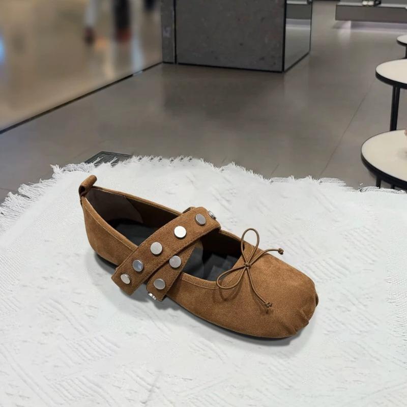 

Осень Новые Балетки на Плоской Подошве с Заклепками Женские Бант Круглый Носок Заклепки Мэри Джейн Женские 40 коричневый