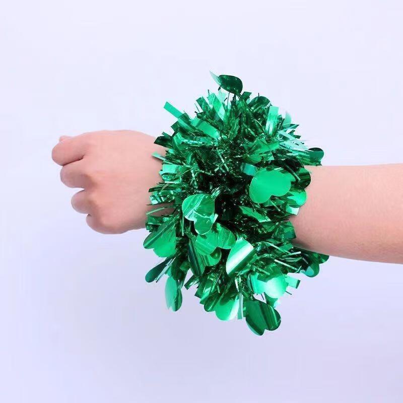 

Kindergarten Heart Wrist Flowers (100-Pack)