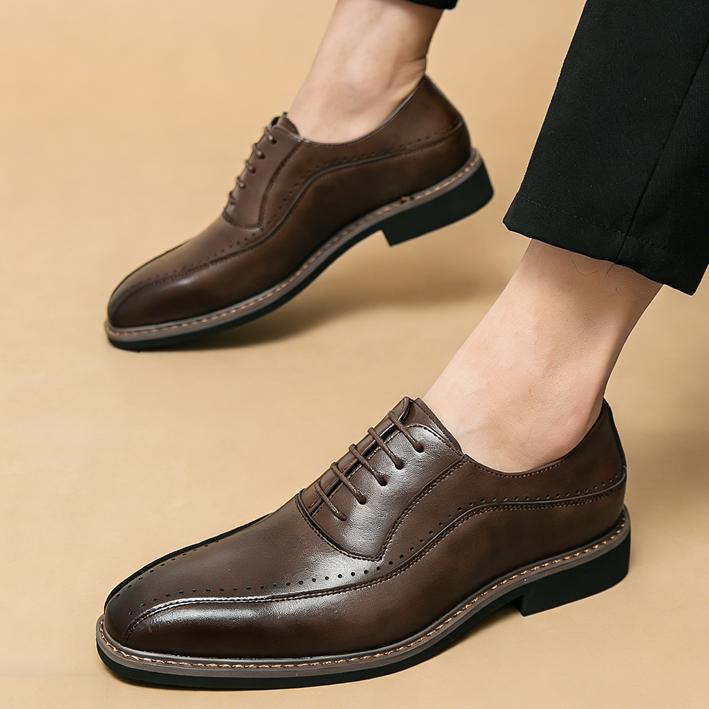 Designer New Britain Pointed Lace Up Brogues Oxford Shoes For Men Brand Fashion Wedding Dress Party Homecoming Formal  Footwear