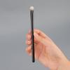 Single fingertip concealer brush, high-quality wooden handle bristles do not eat powder, soft, multi-functional brush, beauty tool