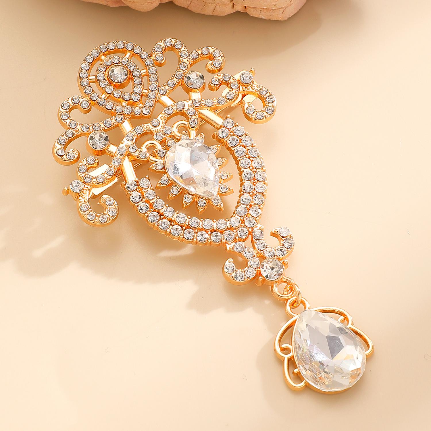 European Retro Crystal Rhinestone Brooch Pendant