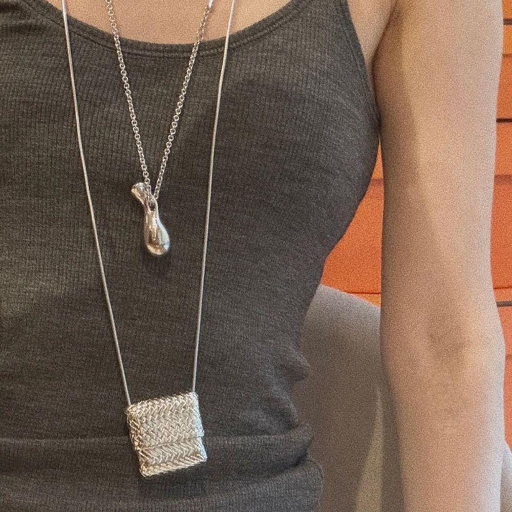Metal Long Necklace with Water Bottle Pendant Women Choker  for Fashion Enthusiasts