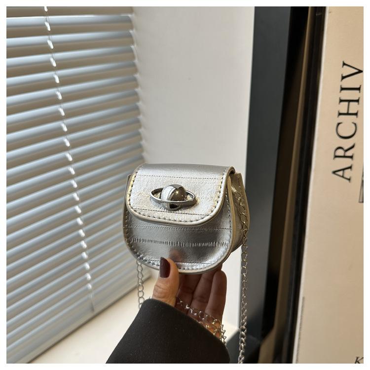 Simple casual bag 2025 summer new fashion trend shoulder bag retro casual mini oblique span small square bag