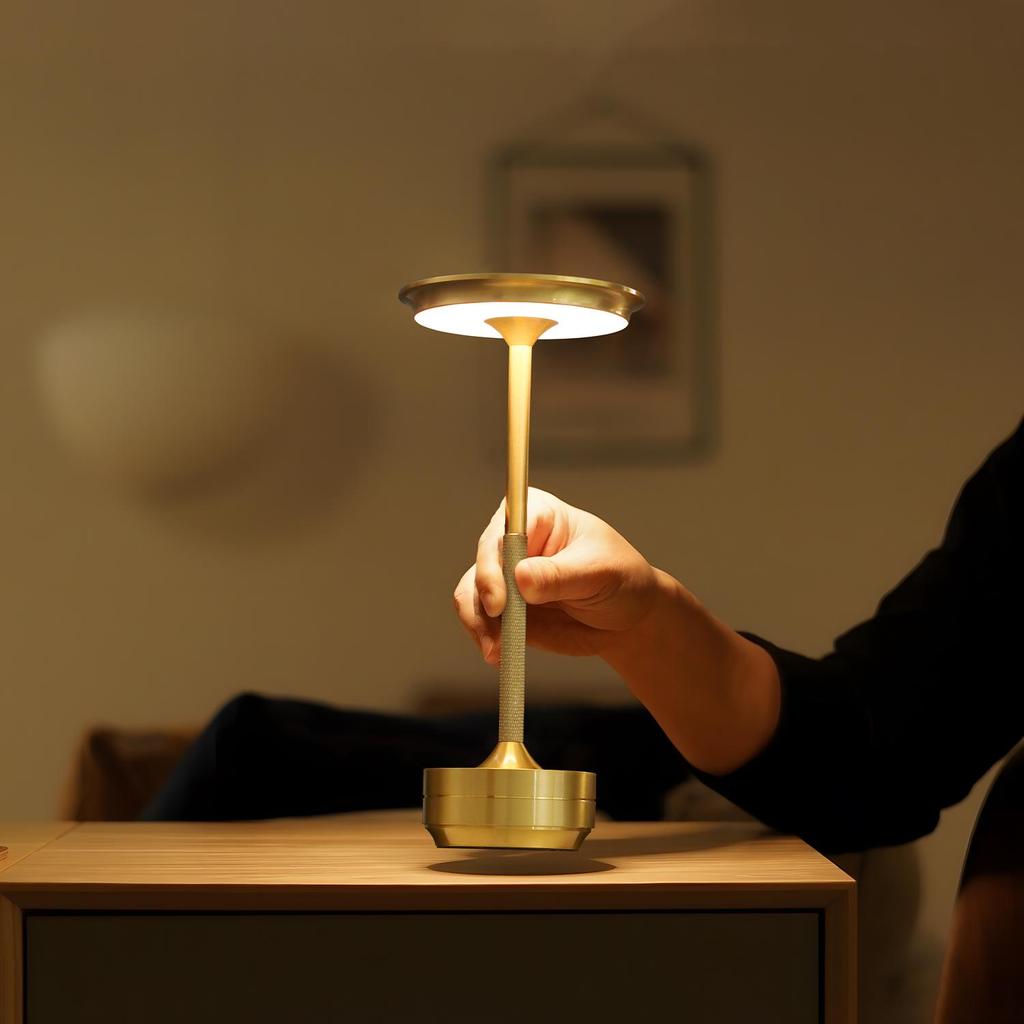 Severské ambientní světlo: Kreativní venkovní stolní lampa pro bar, restauraci, kavárnu, kempování nebo noční použití.