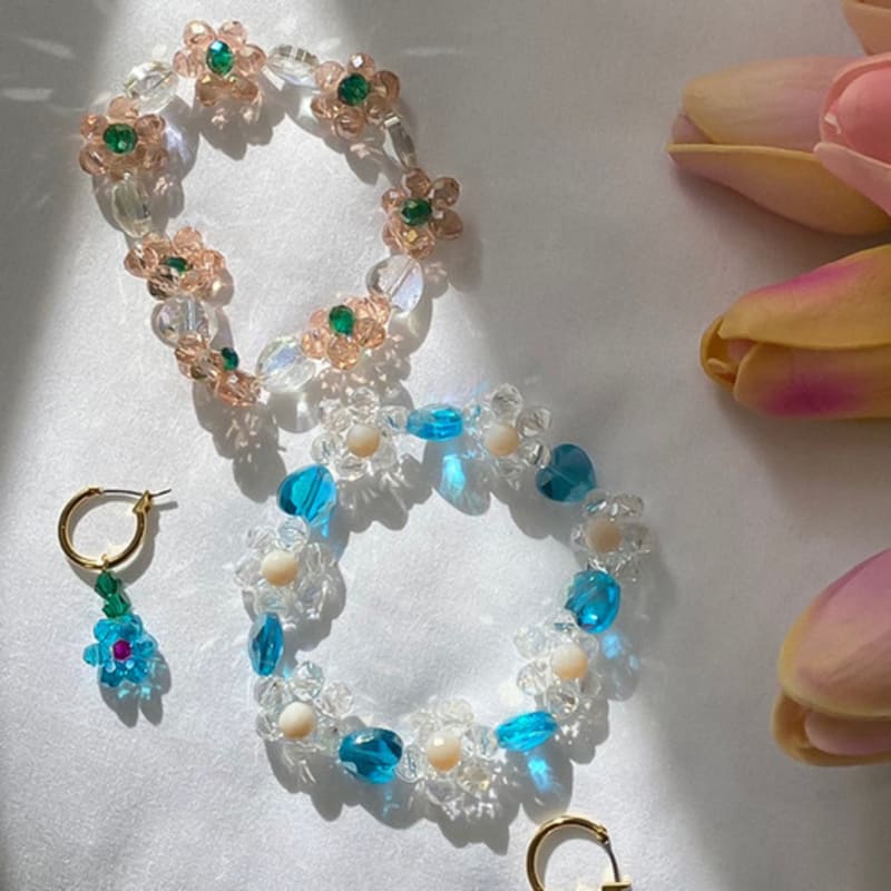 GETMEBLING Crystal Flower Bracelet