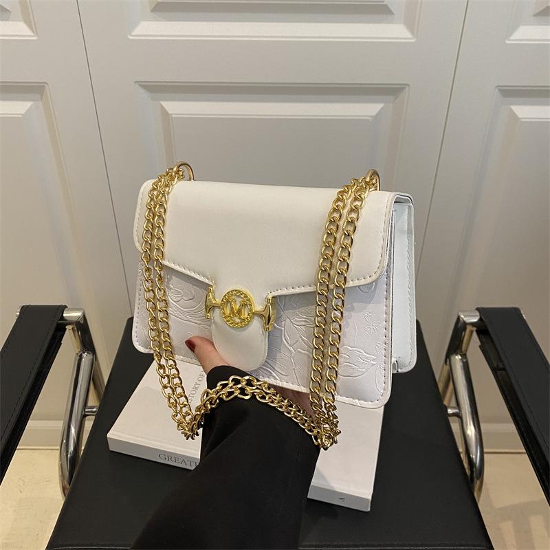Niche design bag women's bag 2025 spring new fashion foreign style baguette underarm bag texture shoulder messenger bag