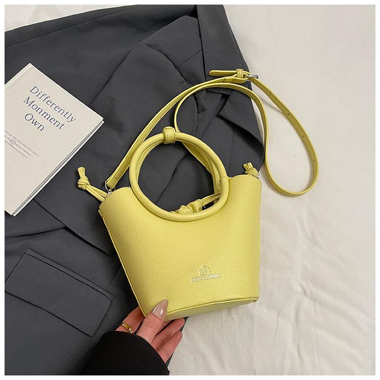 Popular Small Bags Women's New Fashion Versatile Messenger Bags Summer Portable Bucket Bags