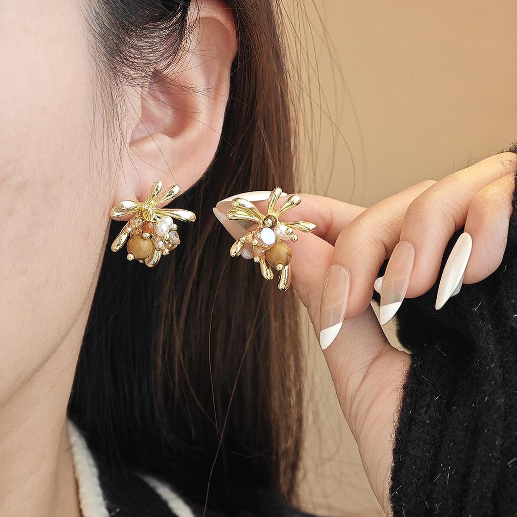 Maillard Coffee Color Silver Needle Earrings: Autumn & Winter French Inspired, Literary Style, Fashionable & Versatile Studs for Women