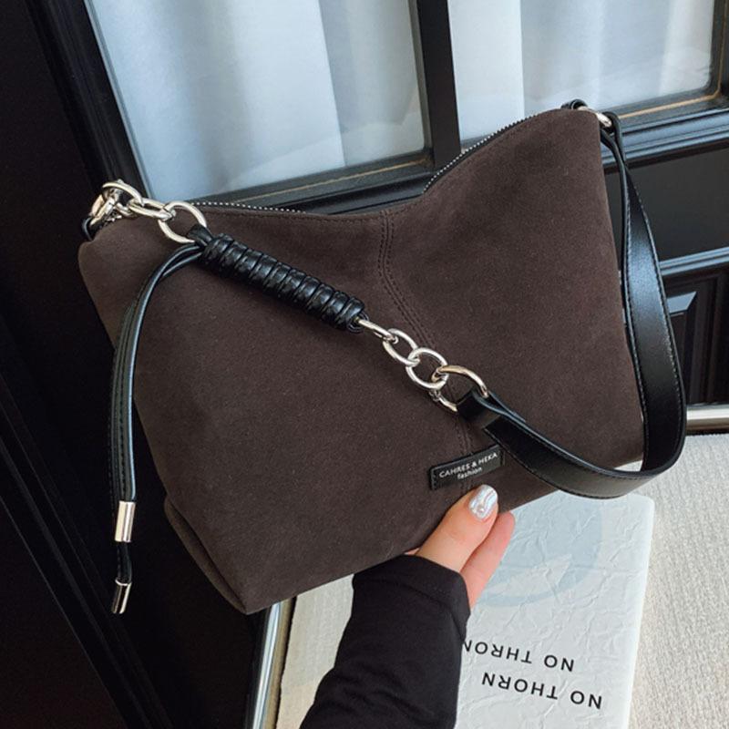 

Large capacity bag women s autumn and winter new matte retro shoulder messenger bag splicing commute кофейный