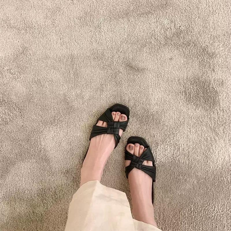 [] Comfort First~ Square Head Wrinkled Lambskin Flat-bottomed Beach Slippers Women's Sandals Outside