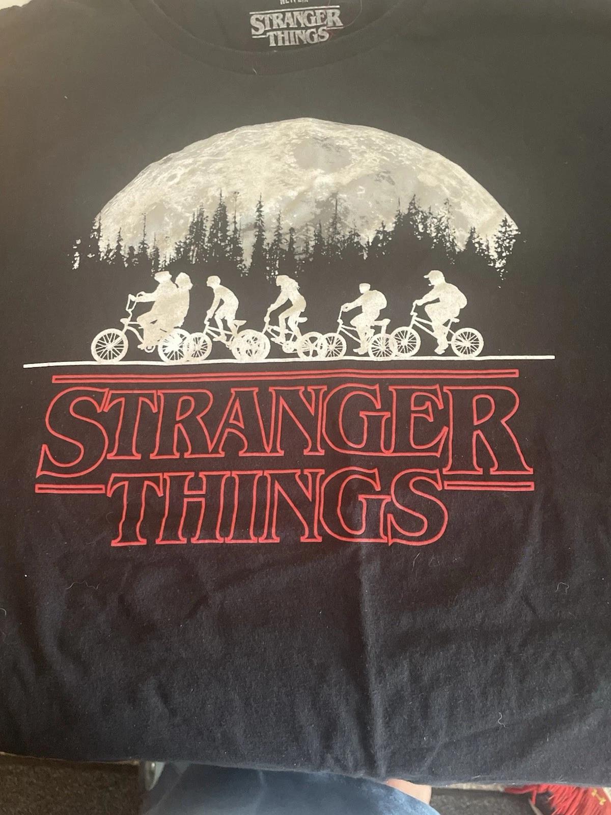 

Футболка с графическим принтом Stranger Things Netflix 3XL XXXL Черная XL