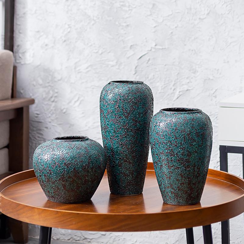 Japanese-Style Retro Ceramics Vase with Figurines for Creative Flower Arrangements