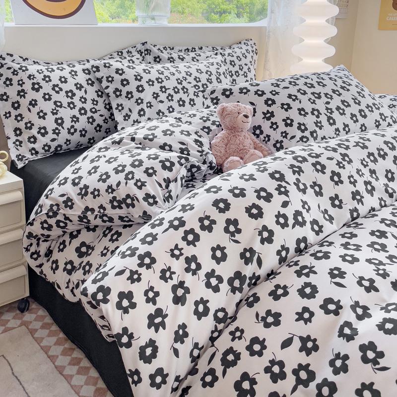 4pcs Cartoon Love Duvet Cover Set Simple Blue Plaid Bed Sheet Adults Kids Teenagers Bedding Comforter Cover with 2 Pillowcases