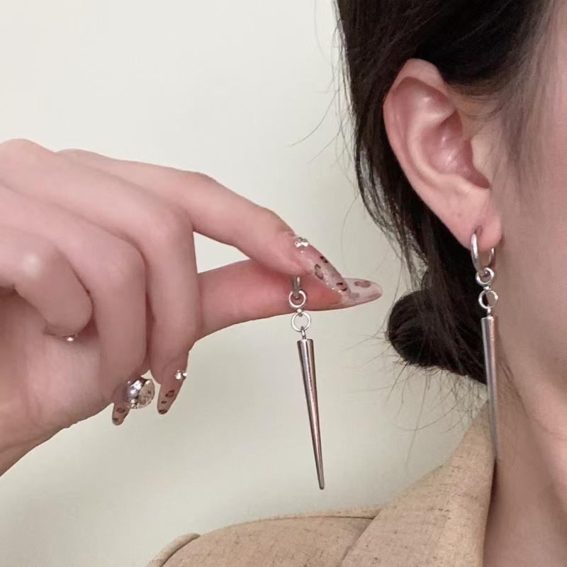 1Pair Punk Hip Hop Silver Color Rivet Drop Earrings For Women Men Gothic Metal Geometric Cone Pendant Earrings Y2K Party Jewelry