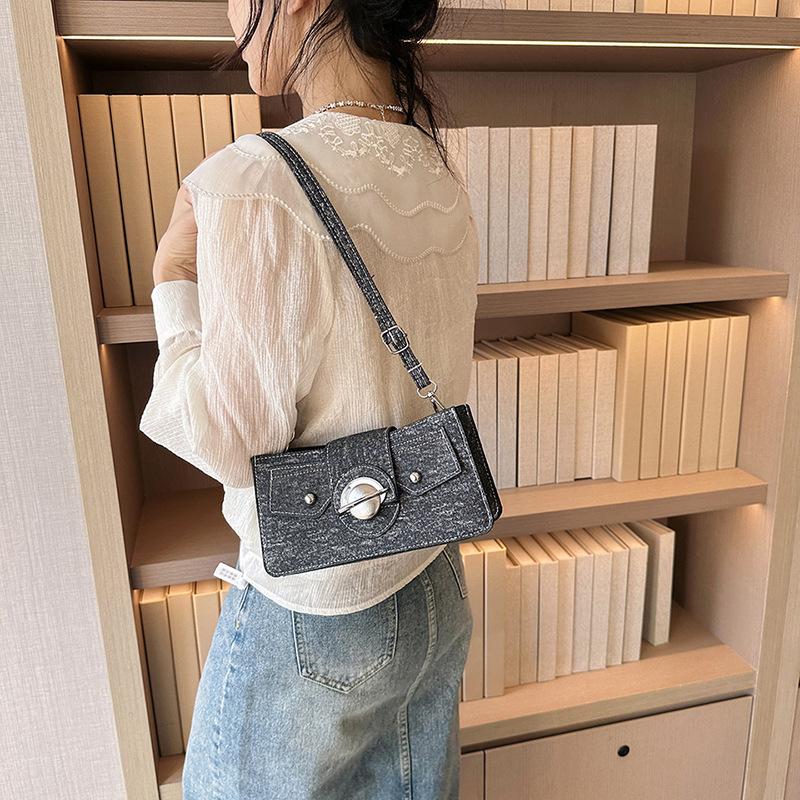 This Year's Popular Small Bag 2025 New Spring Simple Casual Messenger Bag Simple Casual Small Square Bag Shoulder Bag