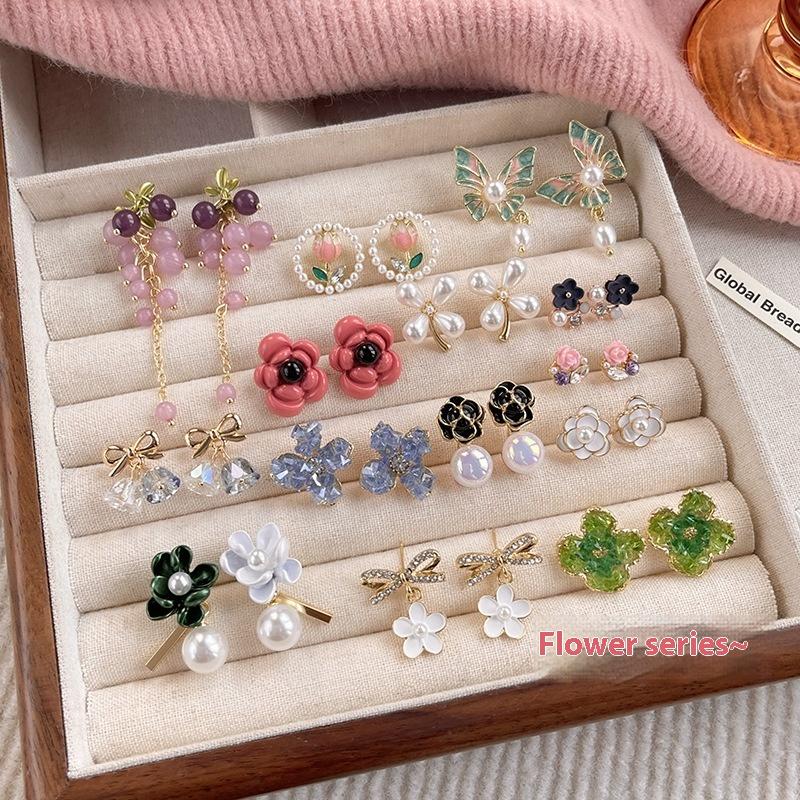 S925 Silver Needle Small Fresh Versatile Flower Stud Earrings Women's Light Luxury Niche Premium Pearl Earrings