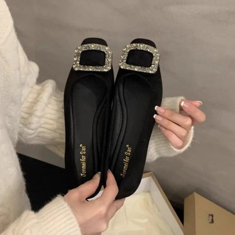 Low-cut Women's Shoes with Square Fasteners and Round Tips, Flat-bottomed Single Shoes, New Style