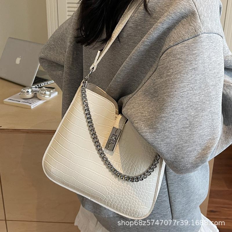 Niche lock chain tote bag women's 2025 new simple commuter underarm bag crossbody handbag women's shoulder bag