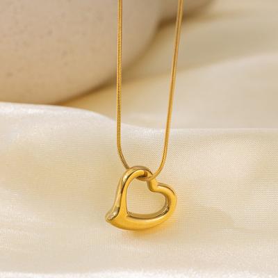 Light Luxury Ins Wind Titanium Steel Love Necklace Temperament Versatile Stainless Steel Accessories Heart Pendant Collarbone Chain