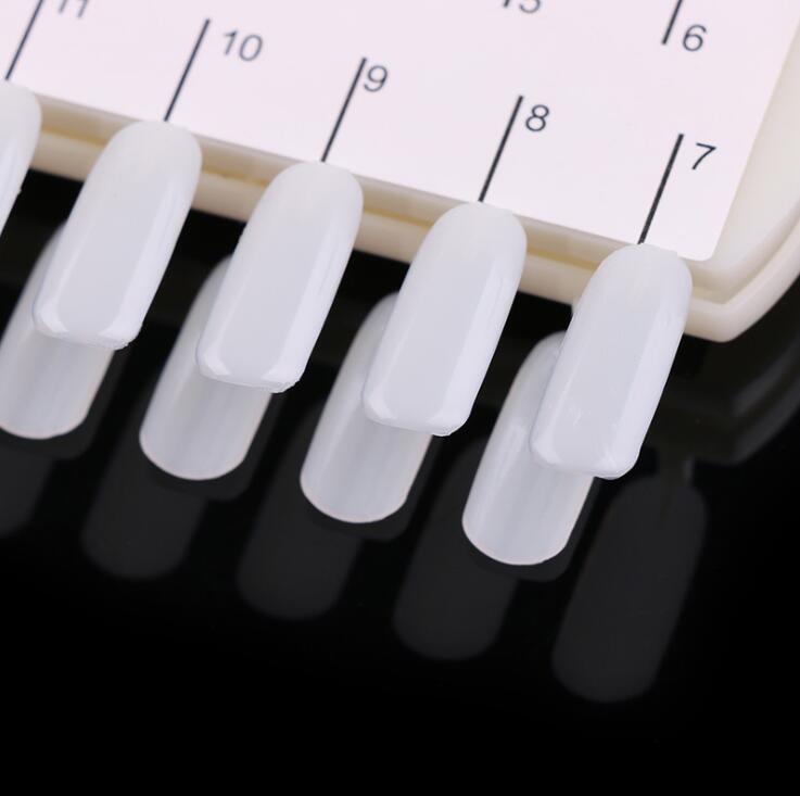 120 tips Gel Polish Fargeskjerm Viser Hylle Kortholder Dobbel Side Swatches Nail Art Training Håndprøve Stativ Nail Palette