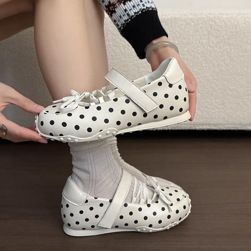 inner height increase cm polka dot ballet style single shoes autumn and winter new super fire with skirt German training shoes Mary Jane shoes