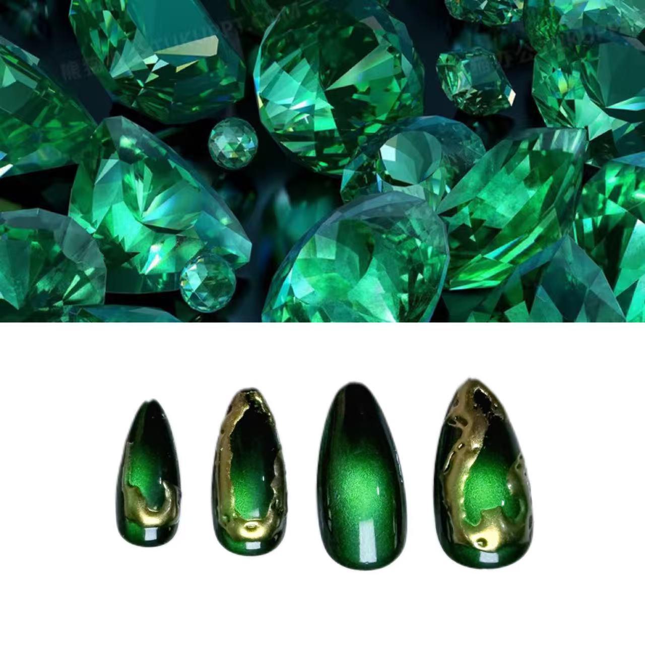 

24pcs Green Cat Eye Nails: Autumn/Winter Wearable, 3D High-Grade Texture, Court Classical Style Manicure Set.