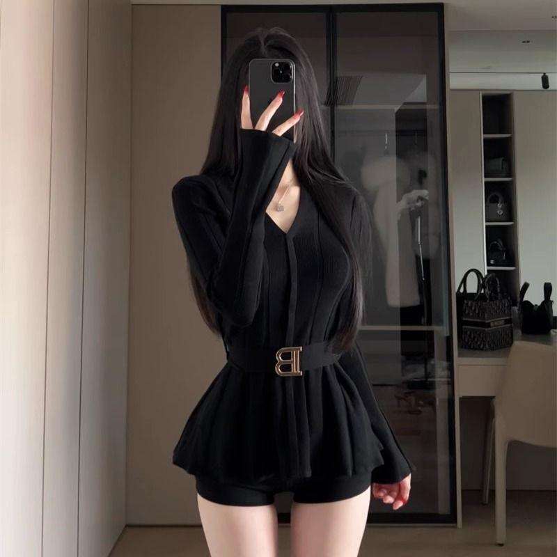 

Pure Desire Style Lotus Leaf Design Sense Niche Knit V-neck Top Women Slim fit Waist Hugging Socialite Temperament Wear Sweater Black