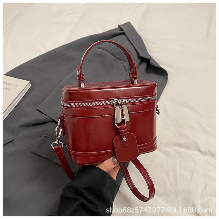 2025 new Korean version retro box bag women's foreign versatile messenger bag matte texture shoulder handbag