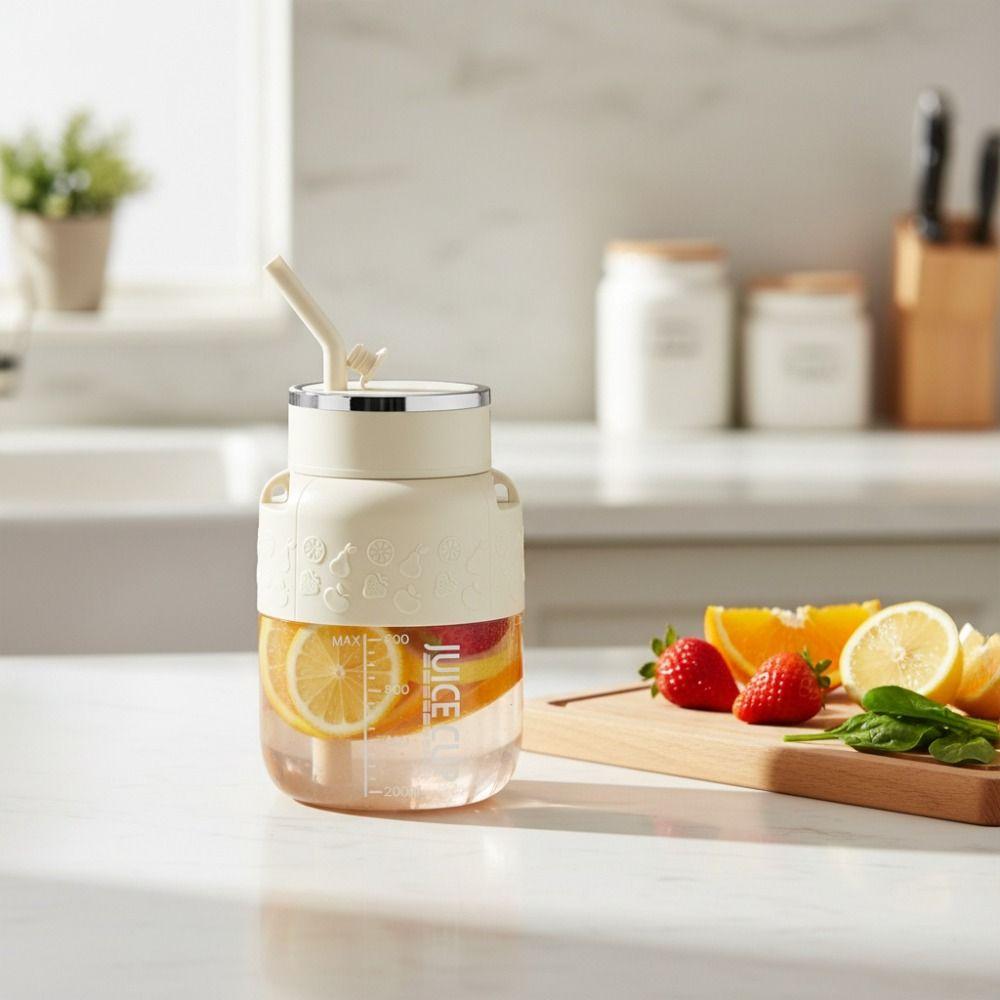 800 ML Portable Juicing Bucket with Straw and Strap Fruit Blender Cup Electric Juice Maker Outdoor