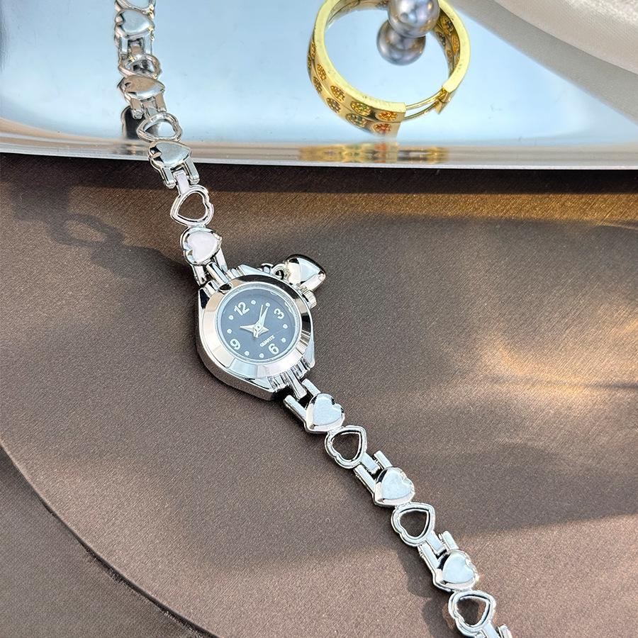Hollow Love Pendant Bracelet Quartz Watch Small Exquisite Smart Jewelry Watch