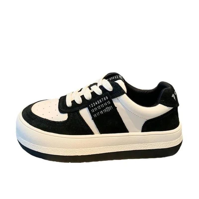 

Модные кроссовки женские тенденции 2024 года черные повседневные кроссовки в гонконгском стиле нишевые толстые подошвы маленькие белые туфли с большим носком 35 чёрный