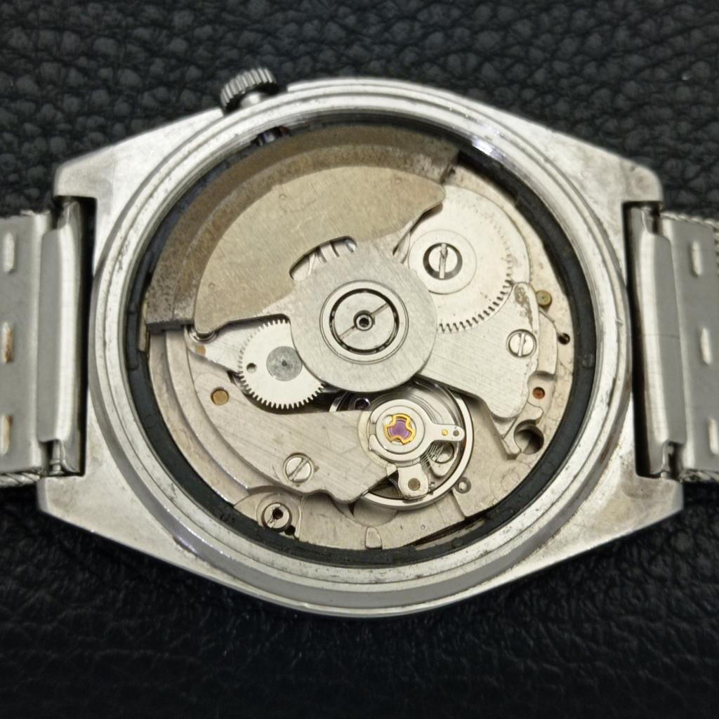 JAPAN VINTAGE SEIKO 5 AUTOMATIC MENS ARABIC GREEN COLOR DIAL WATCH a701302-5 R206a-a701302