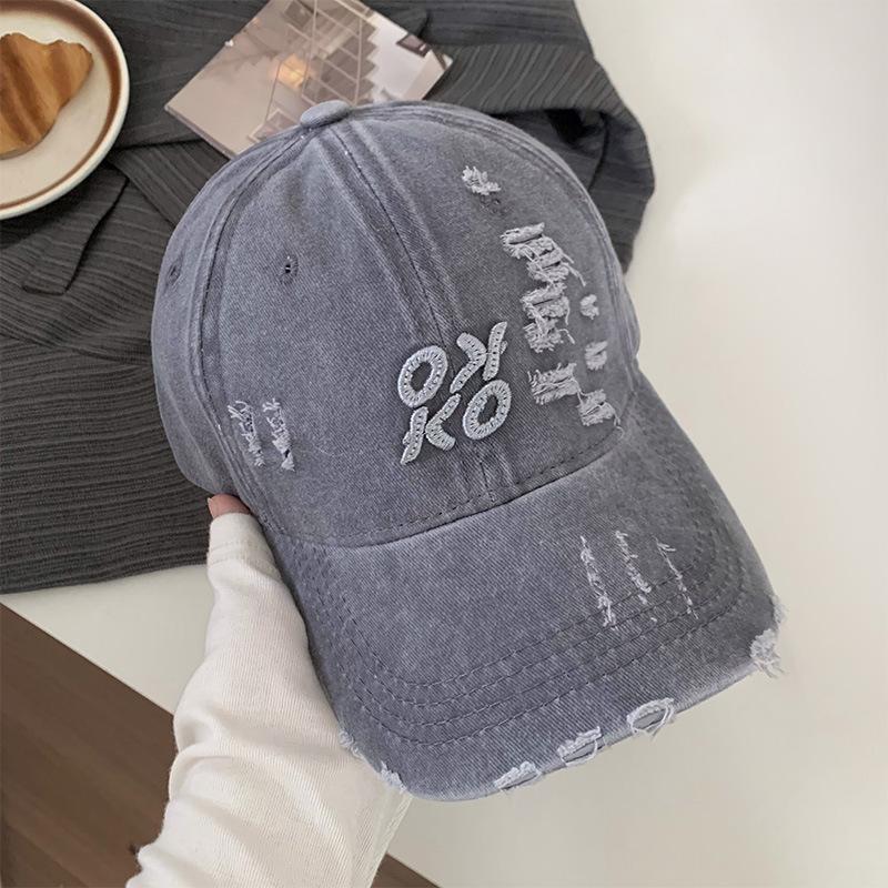 American Retro Ripped Baseball Cap for Women In Spring and Summer New Washing and Old Versatile Baseball Cap Showing Off Their Faces and Small Hats