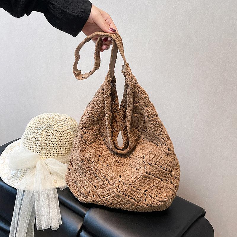 

2025 new temperament flower large-capacity cotton thread woven bag new casual hollow shoulder bag vacation beach bag no hat added