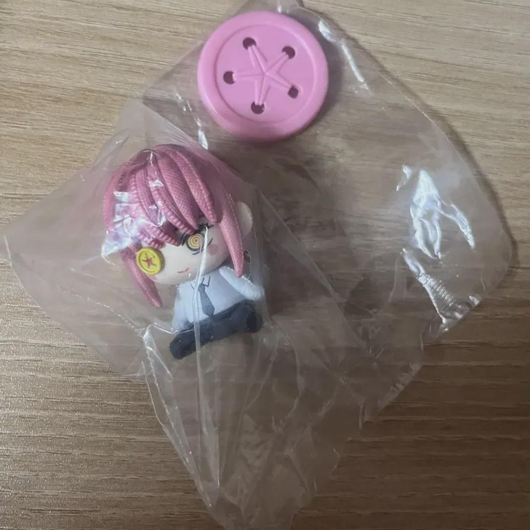 

Unopened) Chainsaw Man Makima Mini Button Figure Nui Kake
