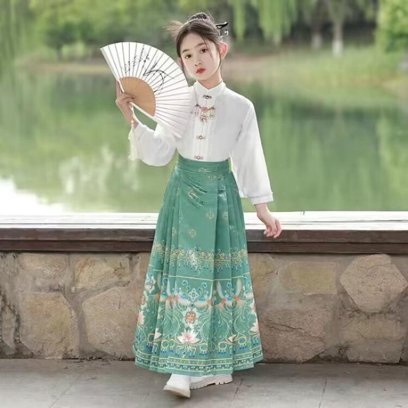 

Girls Summer Ming-Style Hanfu Two-Piece Tang Suit Set 140