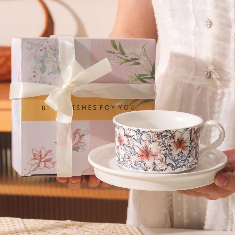 Medieval ceramic coffee cup and saucer set, high-end gift box, light luxury afternoon teacup, free gift for girls